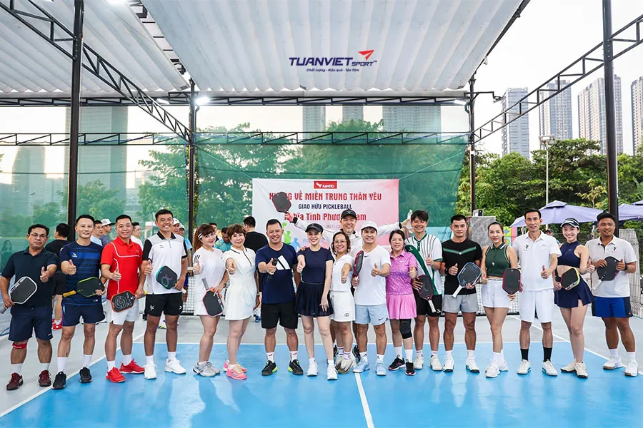 Giang Hồng Ngọc bắt cặp Lý Hoàng Nam giành ngôi vô địch giải pickleball