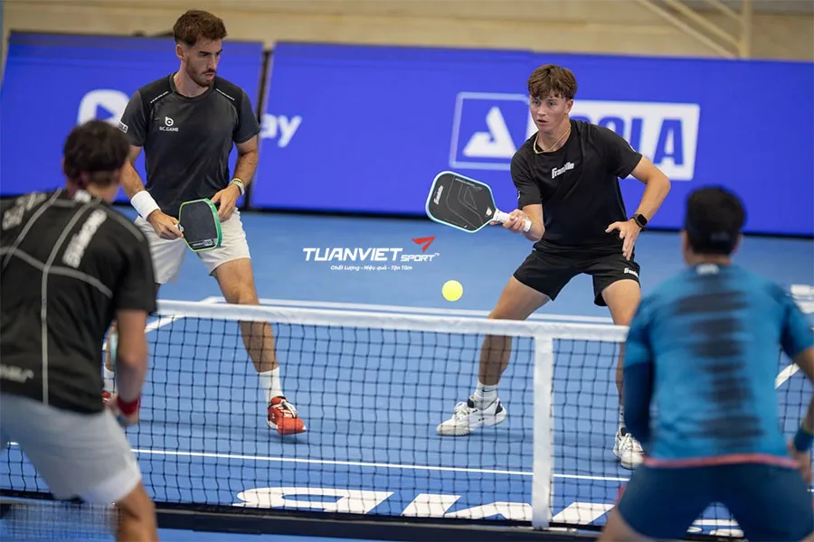 Hayden Patriquin & Federico Staksrud ngược dòng vào chung kết!