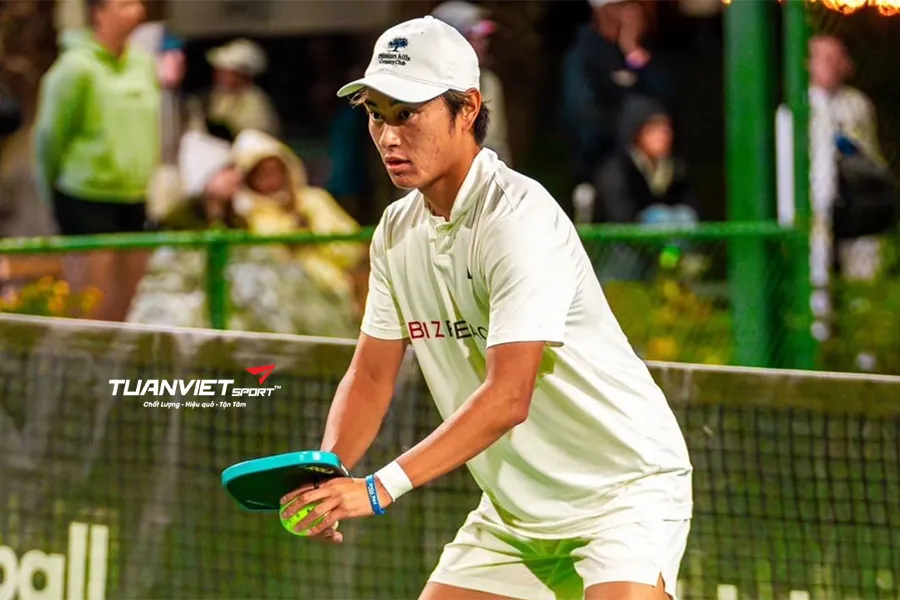 Huyền thoại quần vợt Đỗ Minh Qu&acirc;n bứt ph&aacute; v&agrave;o top 4 Pickleball ch&acirc;u &Aacute;