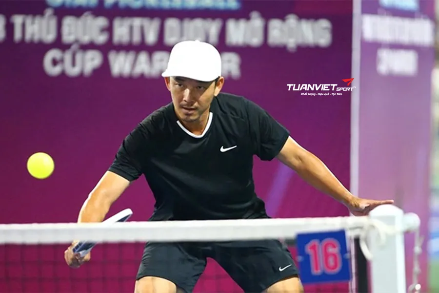 Huyền thoại quần vợt Đỗ Minh Qu&acirc;n bứt ph&aacute; v&agrave;o top 4 Pickleball ch&acirc;u &Aacute;