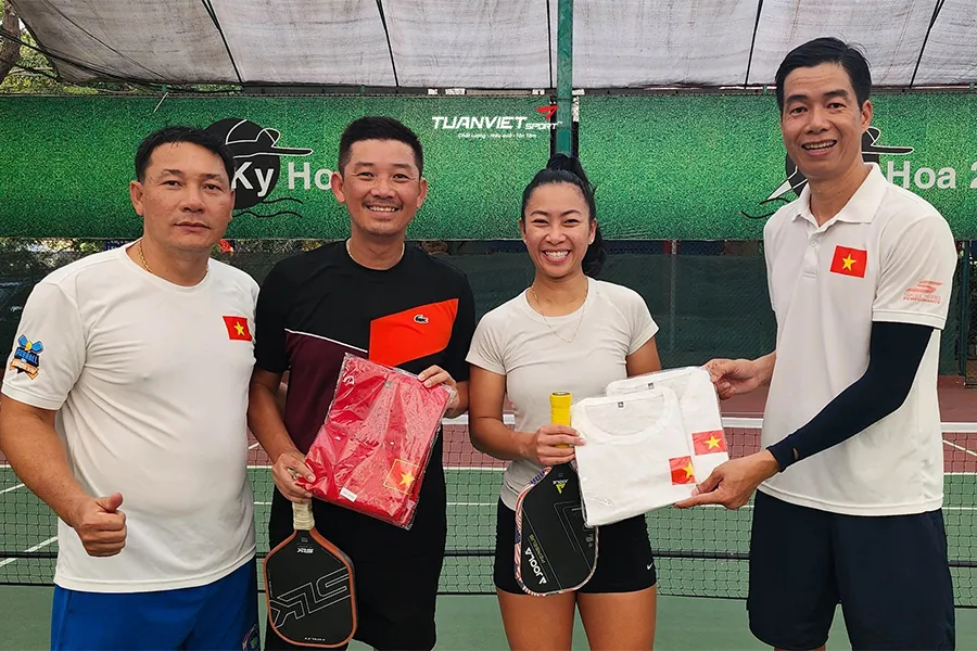 Huyền thoại quần vợt Đỗ Minh Qu&acirc;n bứt ph&aacute; v&agrave;o top 4 Pickleball ch&acirc;u &Aacute;
