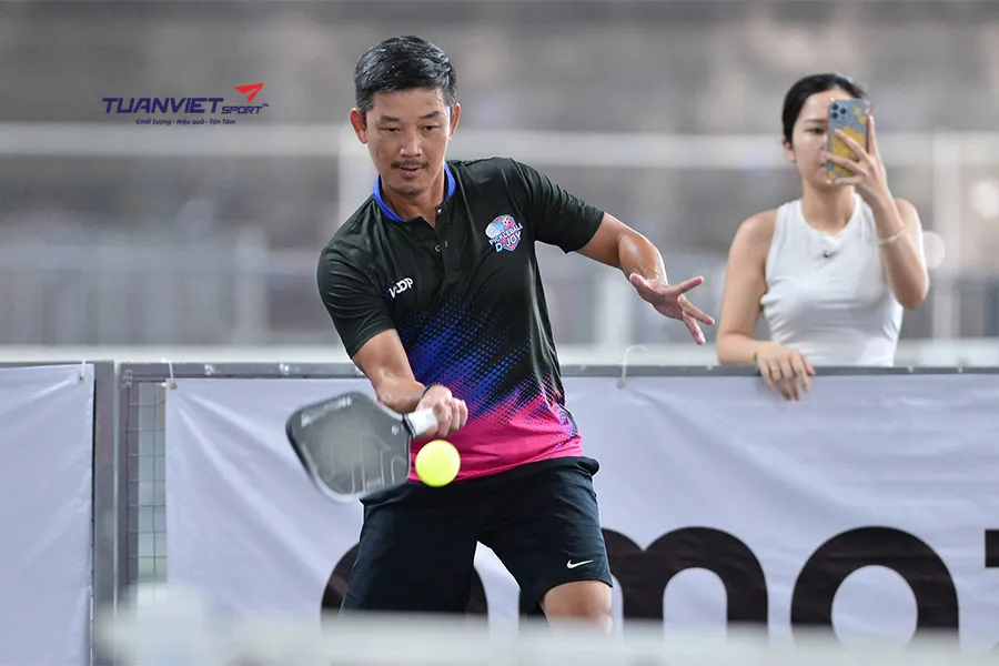Huyền thoại quần vợt Đỗ Minh Qu&acirc;n bứt ph&aacute; v&agrave;o top 4 Pickleball ch&acirc;u &Aacute;