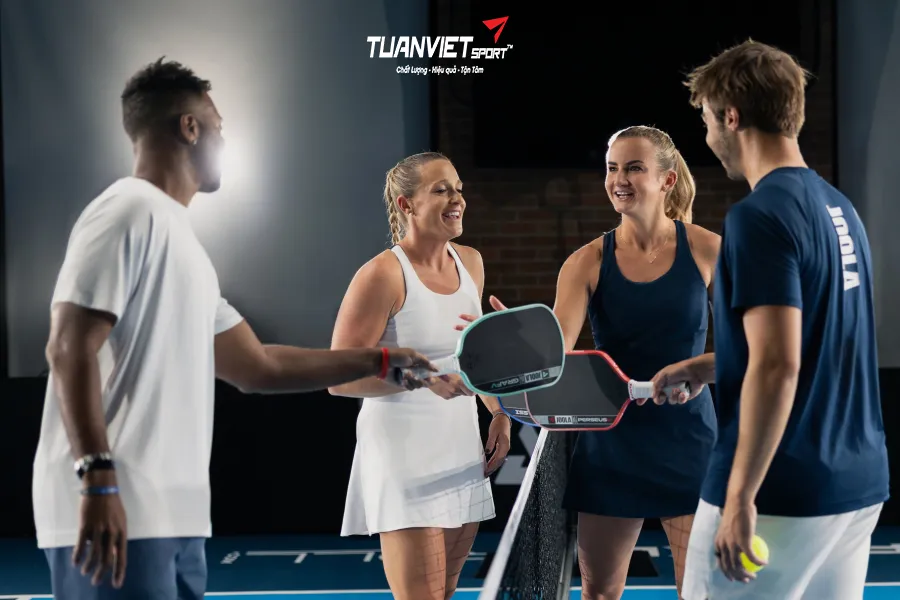 JOOLA Kosmos Paddle Shape: Sự Kết Hợp Ho&agrave;n Hảo Giữa Perseus V&agrave; Scorpeus