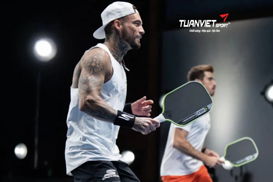 JOOLA Kosmos Paddle Shape: Sự Kết Hợp Ho&agrave;n Hảo Giữa Perseus V&agrave; Scorpeus