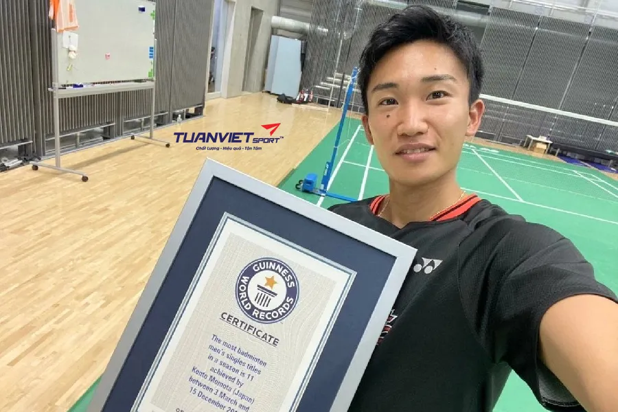 Kento Momota từ tay vợt vượt kh&oacute; đến huyền thoại cầu l&ocirc;ng lập kỷ lục Guinness