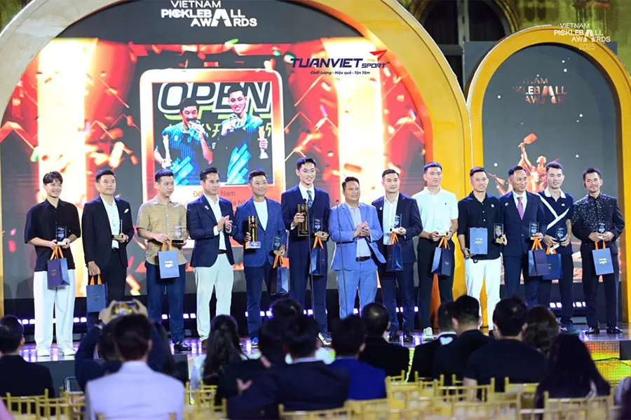 L&yacute; Ho&agrave;ng Nam v&agrave; Sophia Phương Anh dẫn đầu Vietnam Pickleball Awards 2025