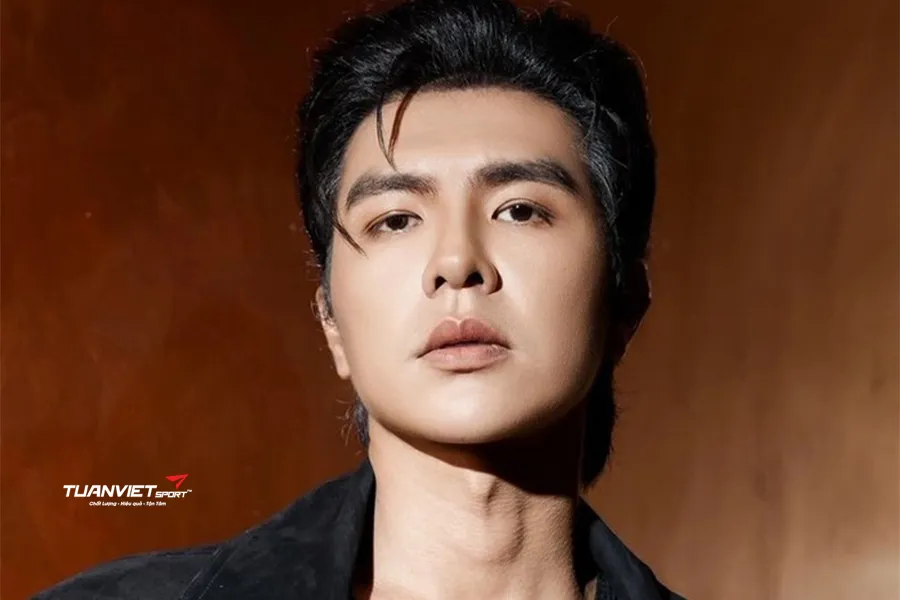 Steven Nguyễn đ&aacute;nh pickleball v&agrave; trở th&agrave;nh nh&acirc;n chứng bất đắc dĩ trong drama