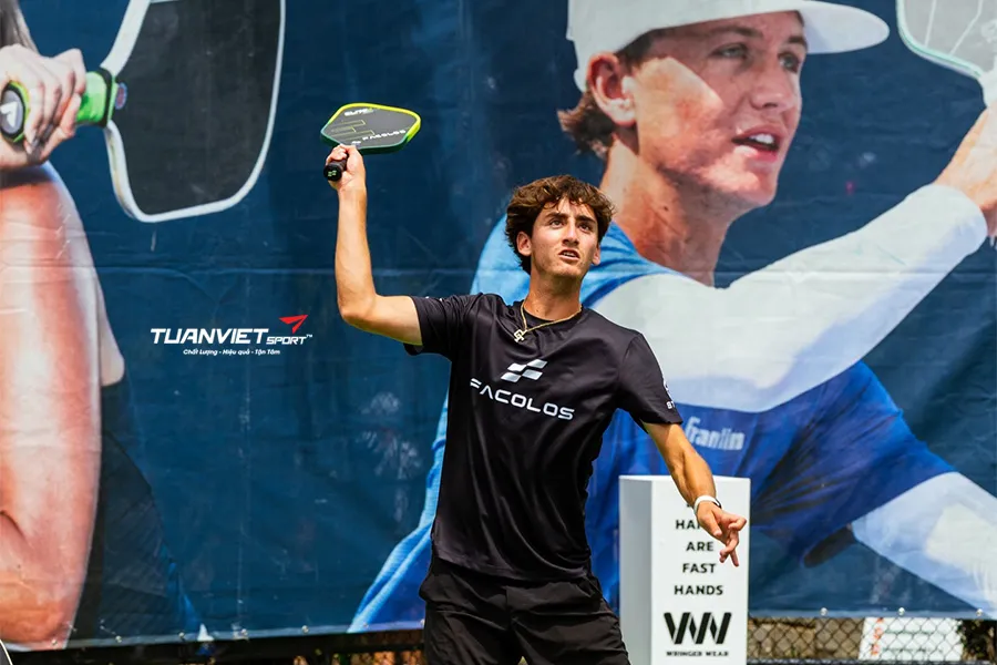 Thương hiệu vợt Việt Nam bị ban tổ chức Pickleball Mỹ tước chứng nhận