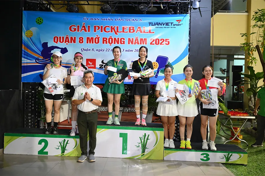 Tự tổ chức trận pickleball cùng bạn bè: Dễ dàng và không tốn kém