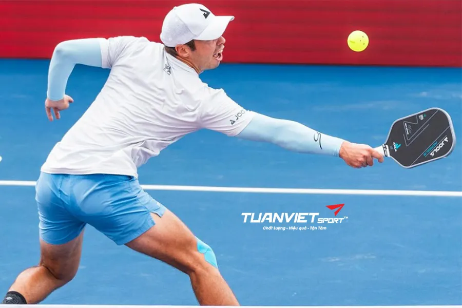 VĐV pickleball dùng vợt gì? Khám phá những cây vợt làm nên tên tuổi huyền thoại