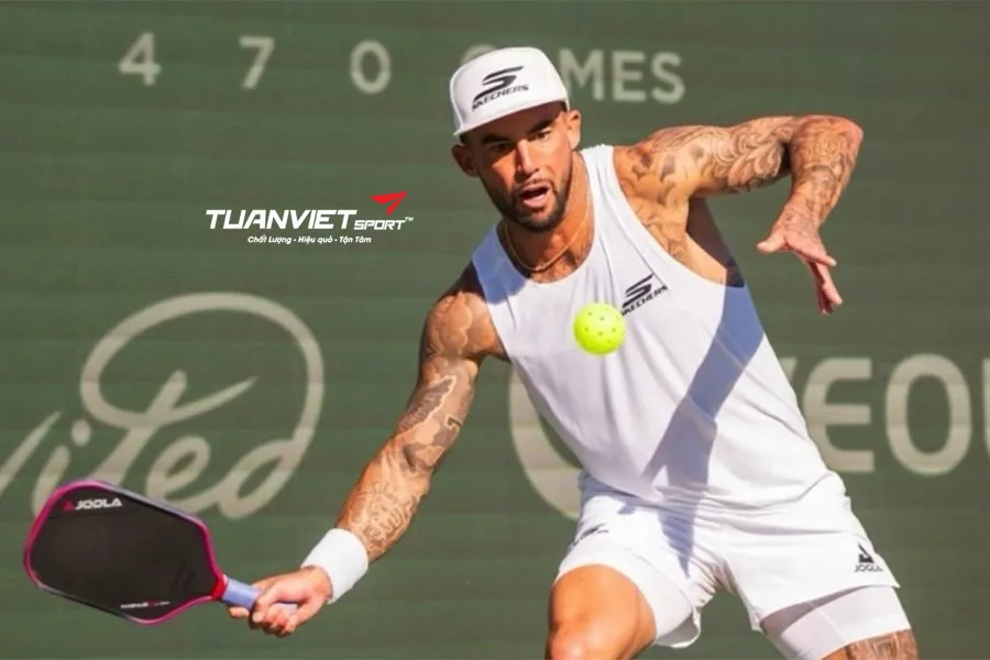 VĐV pickleball dùng vợt gì? Khám phá những cây vợt làm nên tên tuổi huyền thoại