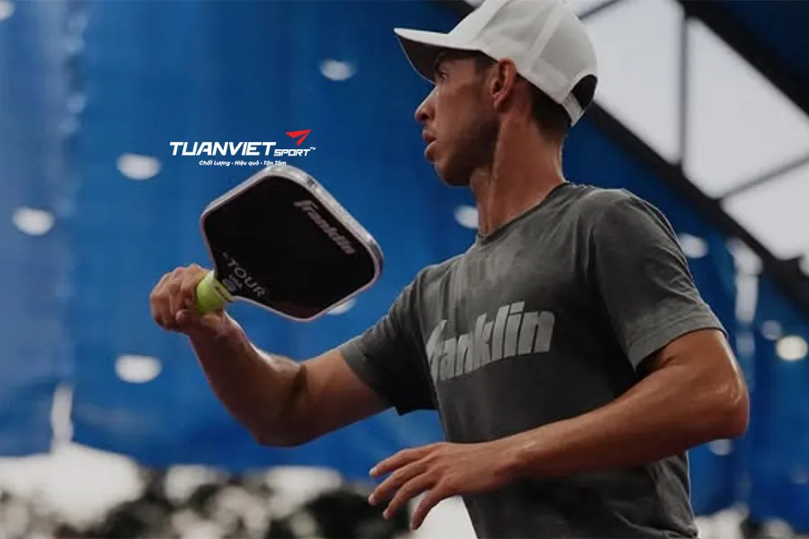 VĐV pickleball dùng vợt gì? Khám phá những cây vợt làm nên tên tuổi huyền thoại