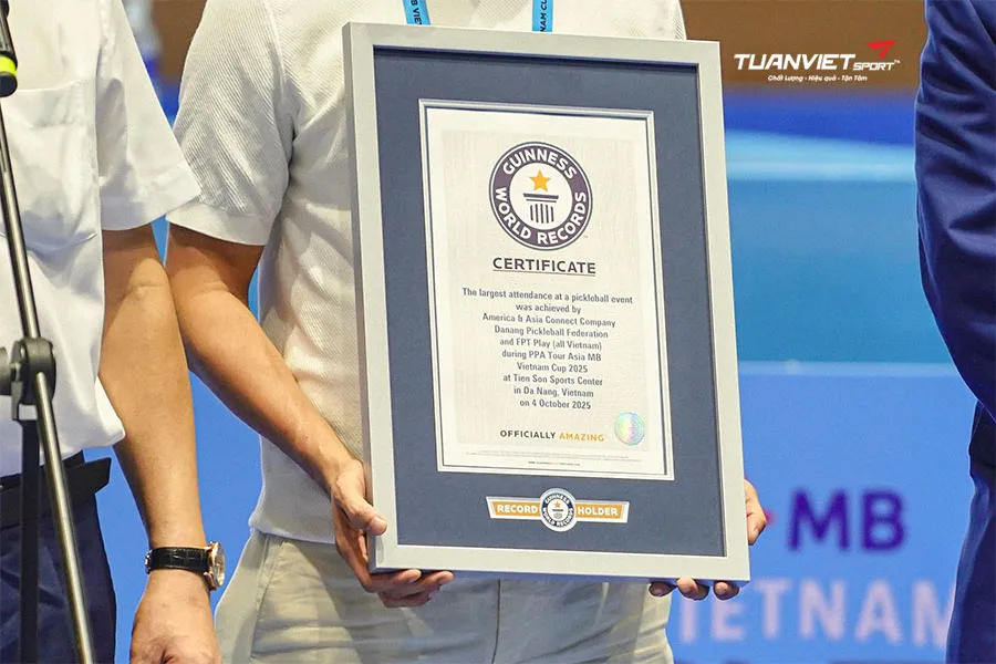 Việt Nam lập kỷ lục Guinness pickleball B&aacute;o quốc tế ca ngợi sự b&ugrave;ng nổ